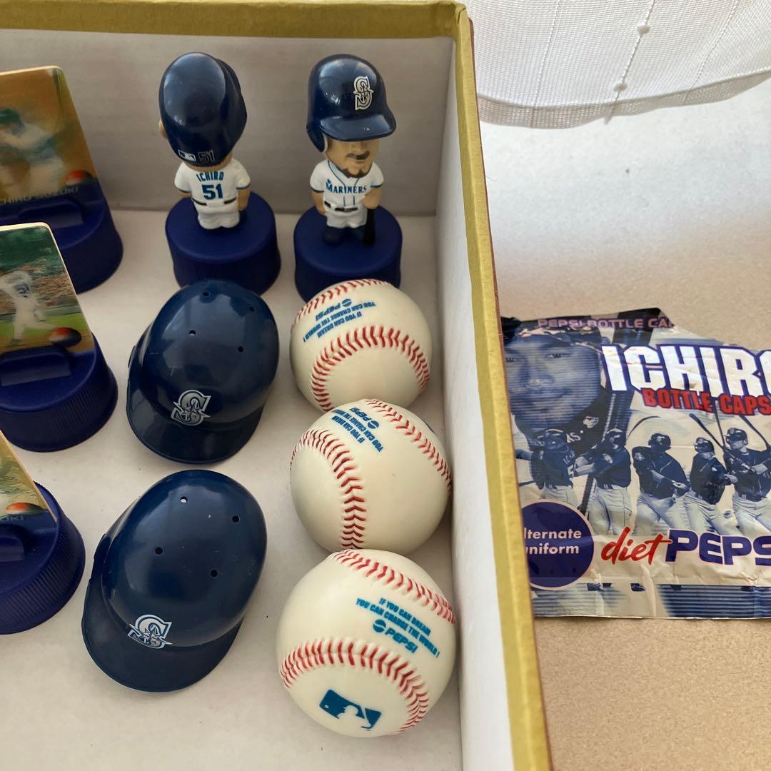 イチロー　ペットボトルキャップ　とAltermateコンプリート計56個