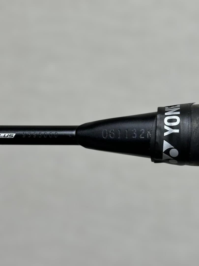 アストロクス11 4UG5 バドミントンラケット 初心者・練習用