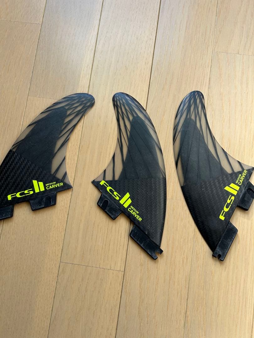 FCS Carver Medium フィン 3フィンセット