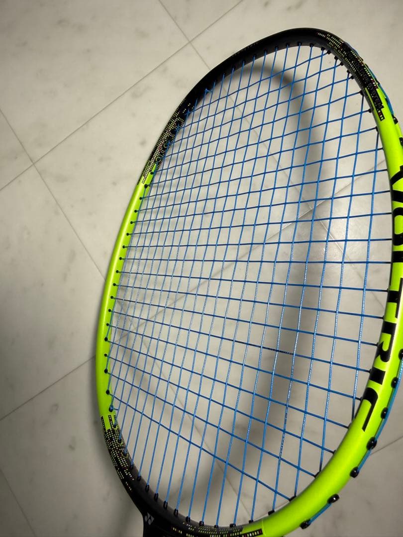 ひびなし美品YONEX VOLTRIC30 ボルトリック30 5UG5 イエロー