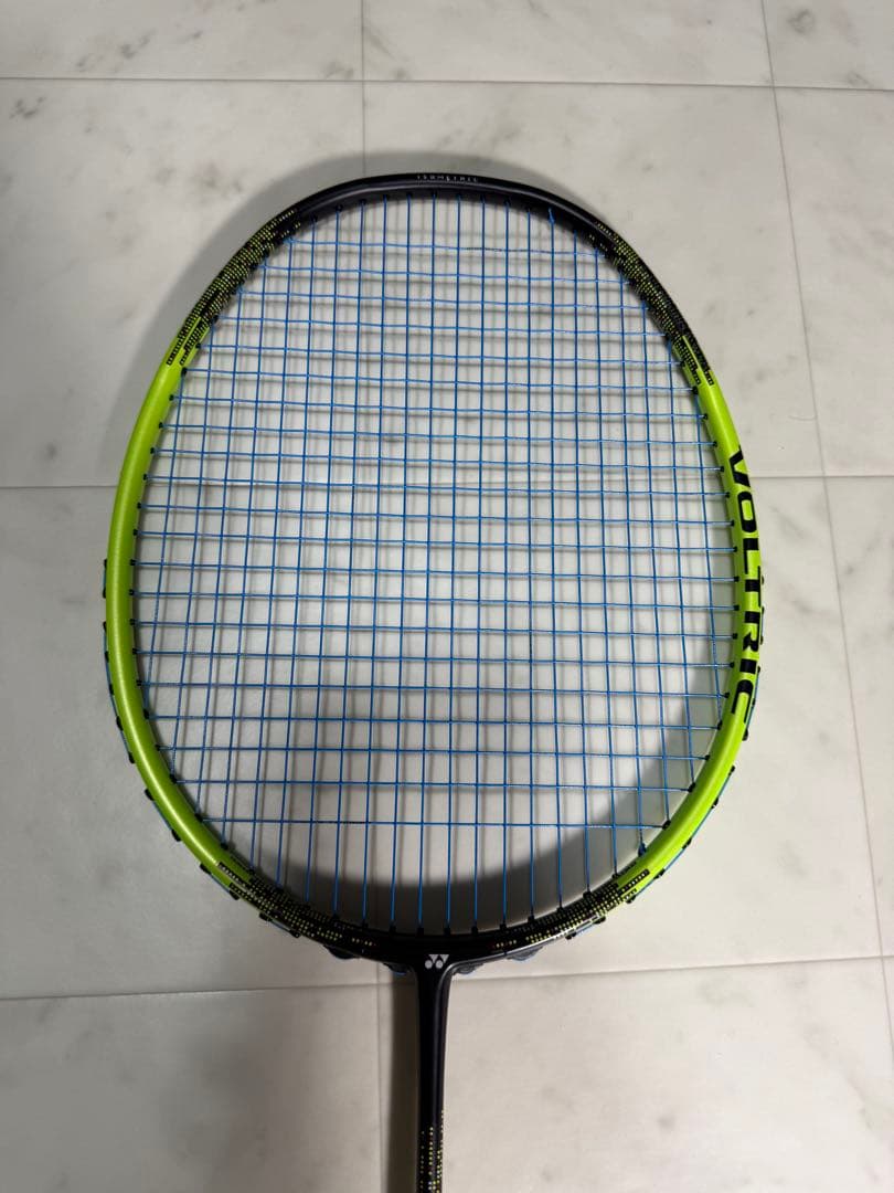 ひびなし美品YONEX VOLTRIC30 ボルトリック30 5UG5 イエロー