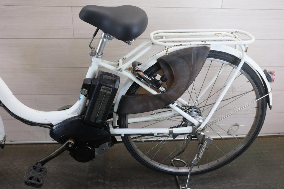 高年式　新基準　ヤマハPAS　　26インチ　3段　12.8Ah充電器あり