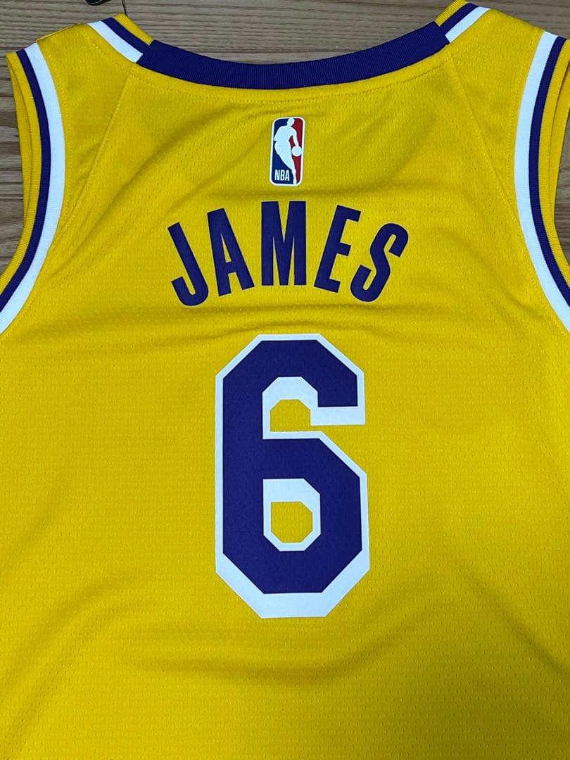 Nike Lakers レブロン ジェームズ ジャージ タグ付き新品 Ｓサイズ