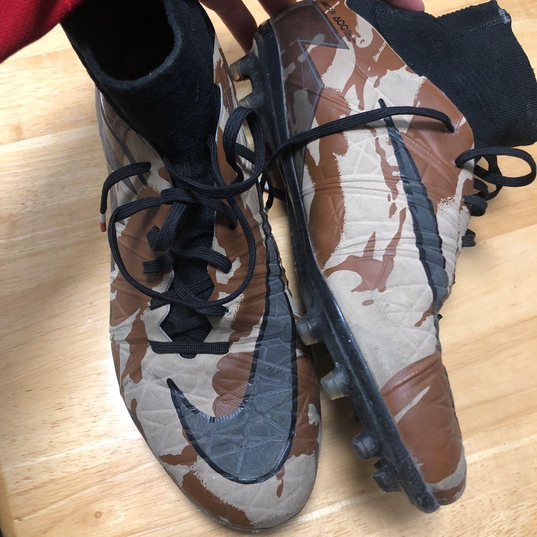 NIKEヴェノム