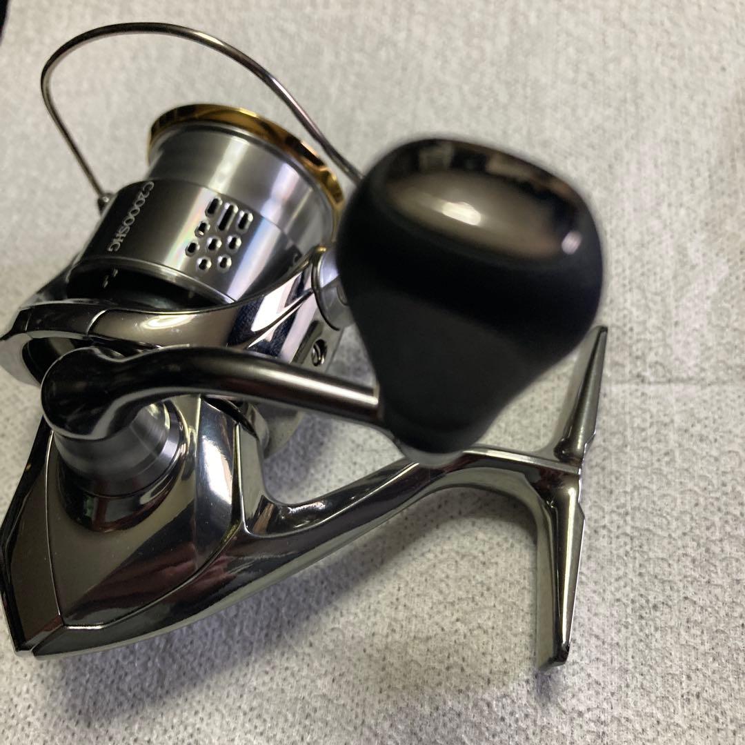 使用少ない美品　18 ステラC2000SHG C2500SHGスプールオマケ有り