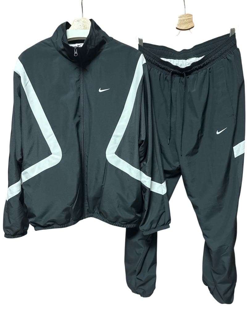 NIKE ウーブン アイコン セットアップ