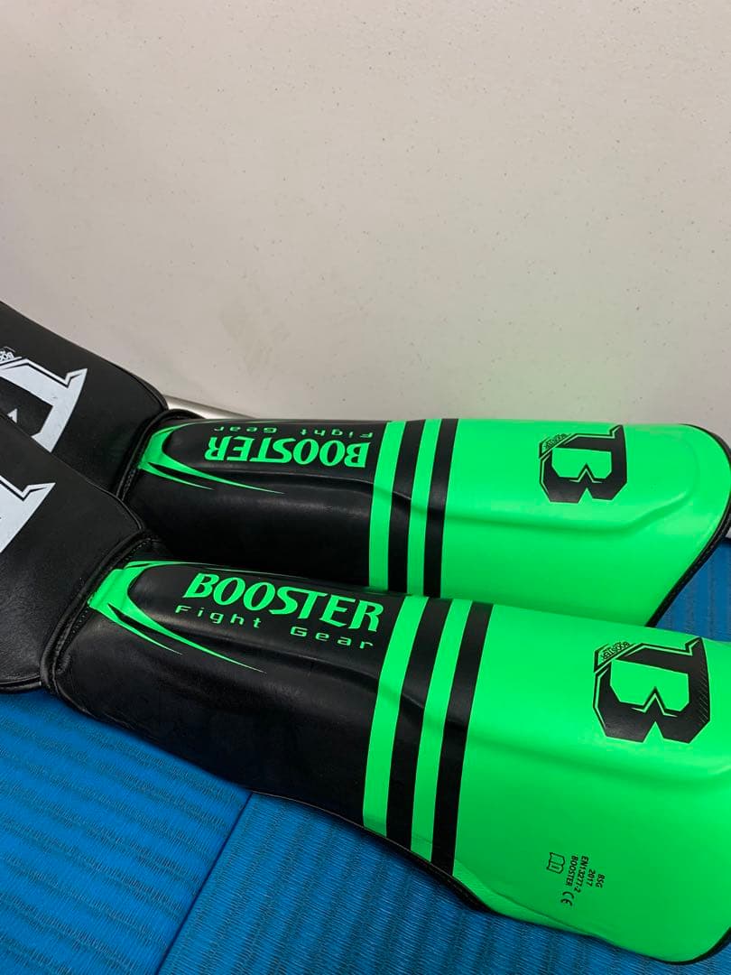 Lサイズ相当 BOOSTER レガース 脛当て キックボクシング ブースター