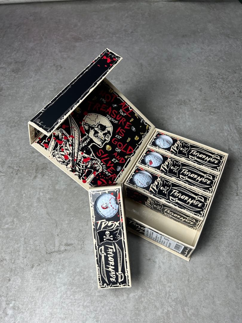 テーラーメイド限定品「TP5X PIX™ PIRATES」ボール　1ダース