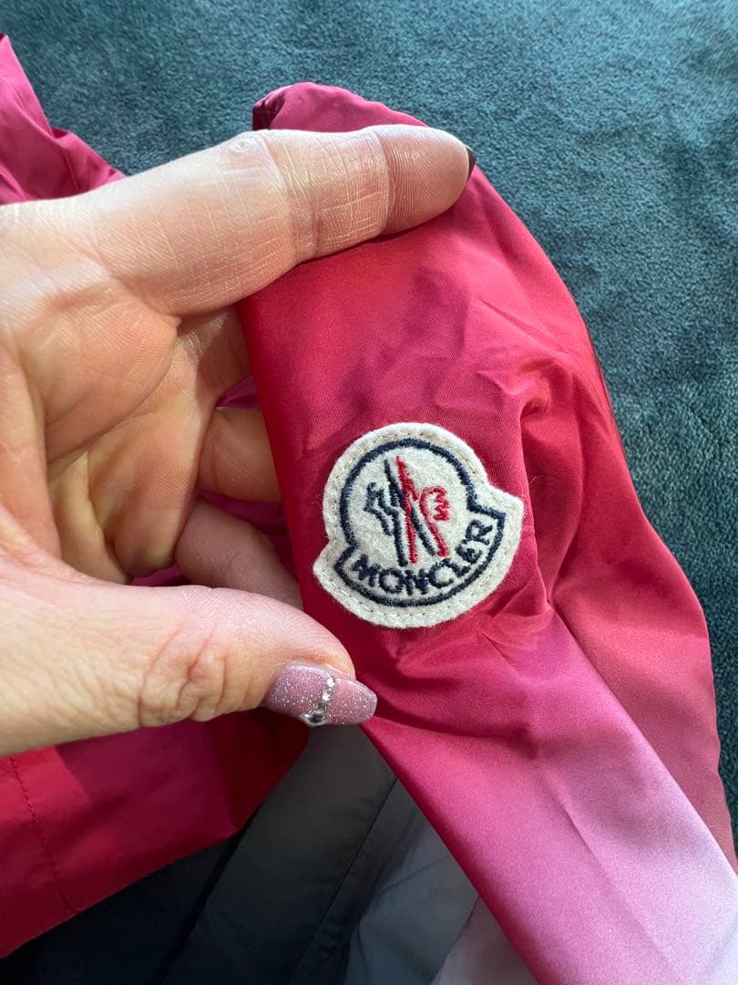 値下げ!定価22万！珍しい！Moncler グラデーションウィンドブレーカー