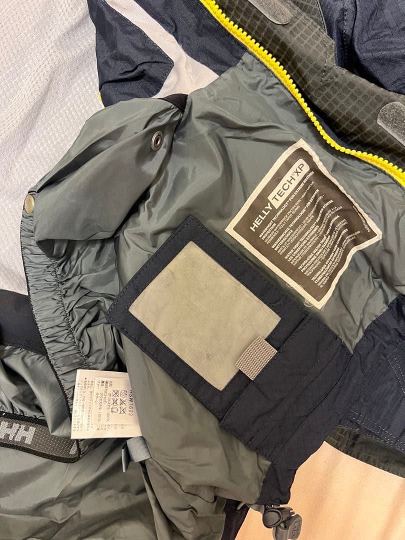 HELLY HANSEN スノーボード　ウェアー