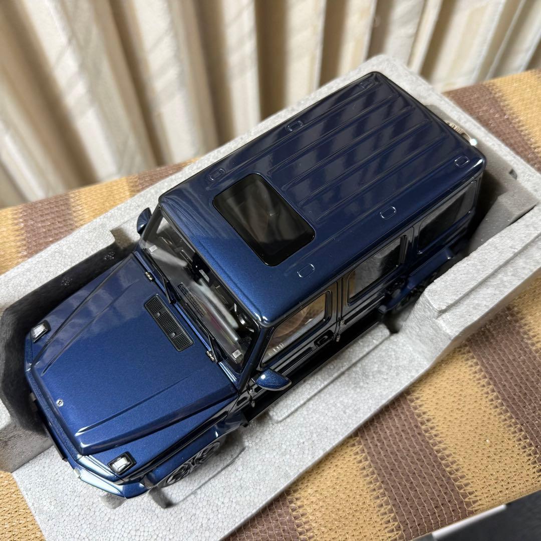 メルセデスベンツ G500 sodaliteblue 1/18 Gクラス