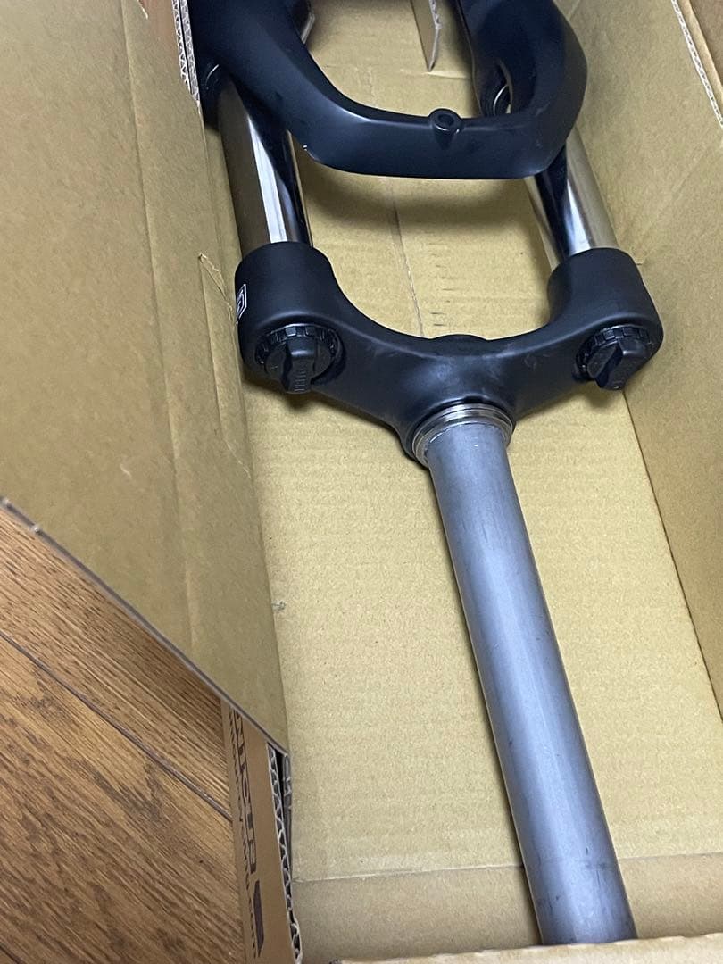 SR SUNTOUR サンツアー XCE28サスペンションフォーク