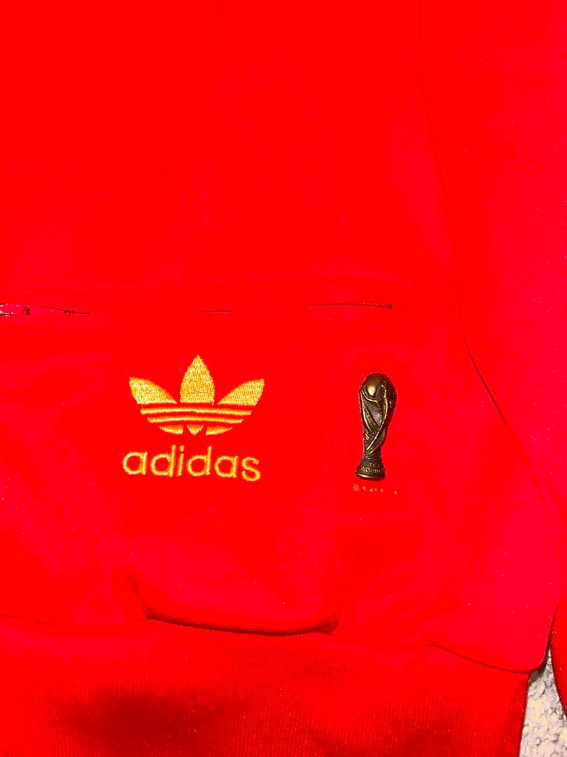 adidas トラックジャケット　español