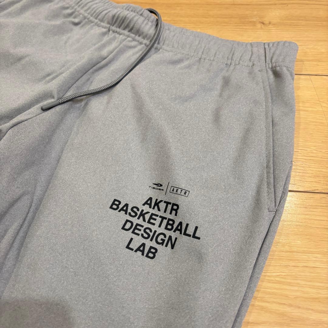 新品　TIGORA×AKTR トレーニングウェア　上下セット　グレー　L