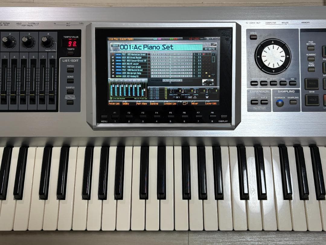 Roland Fantom G6 シンセサイザー
