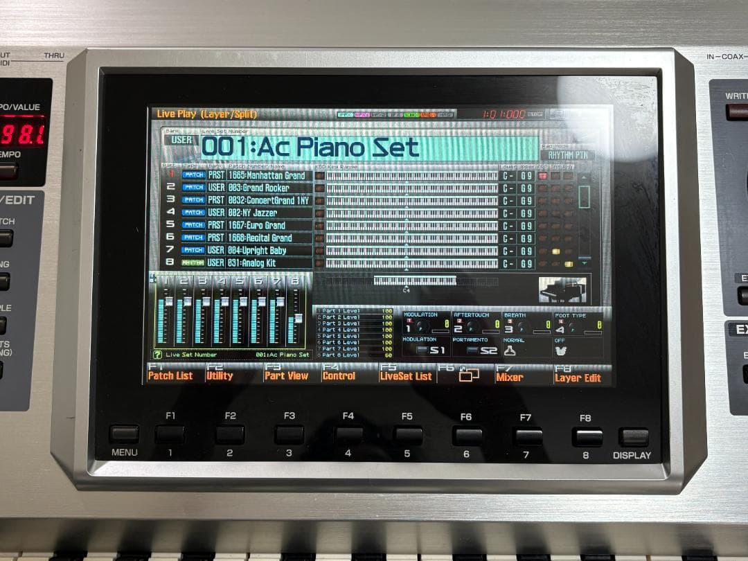 Roland Fantom G6 シンセサイザー