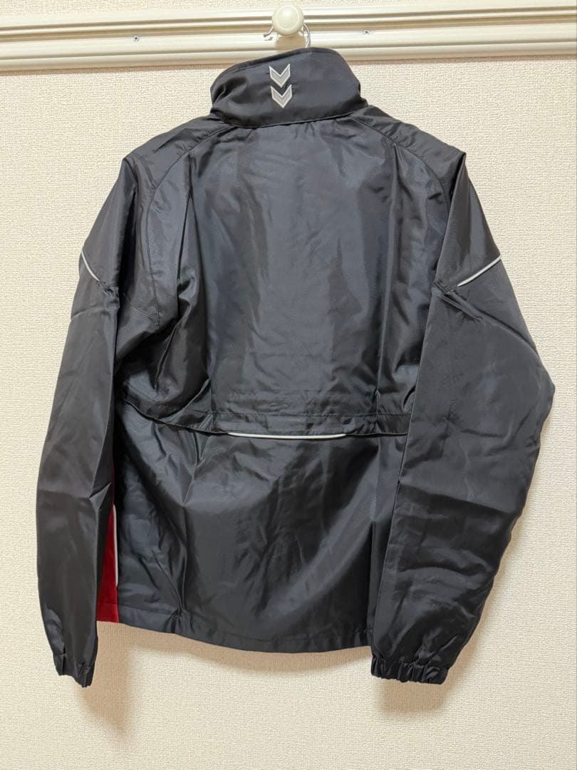 【新品タグ付き】HUMMEL ピステ・ウィンドブレーカー M ブラック/レッド