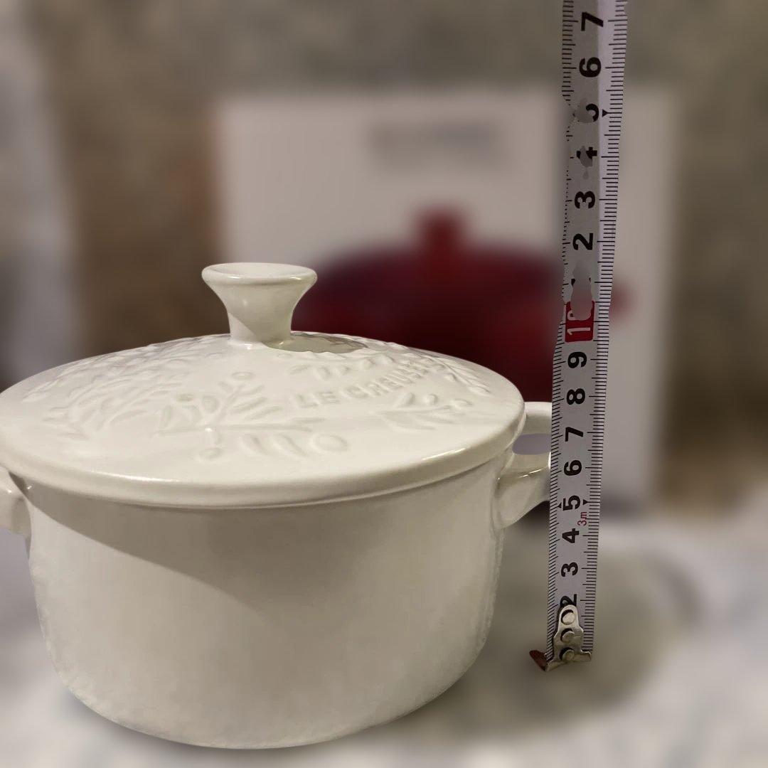 ルクルーゼ　ミニロンドココット　オリーブブランチシリーズ　14cm ホワイト