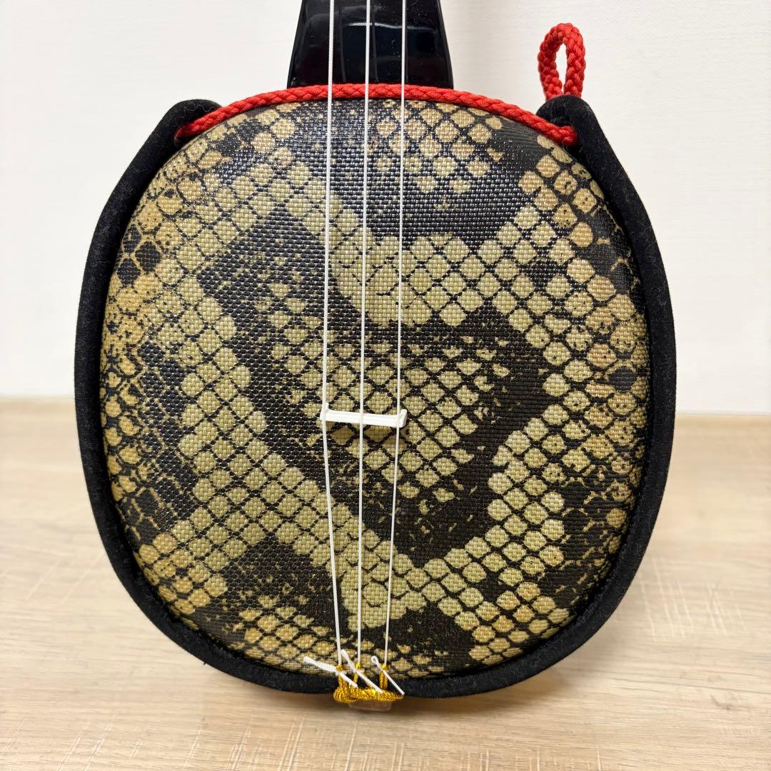 ★美品★ 沖縄三線 蛇柄　人工革　三味線 胴巻き 和楽器