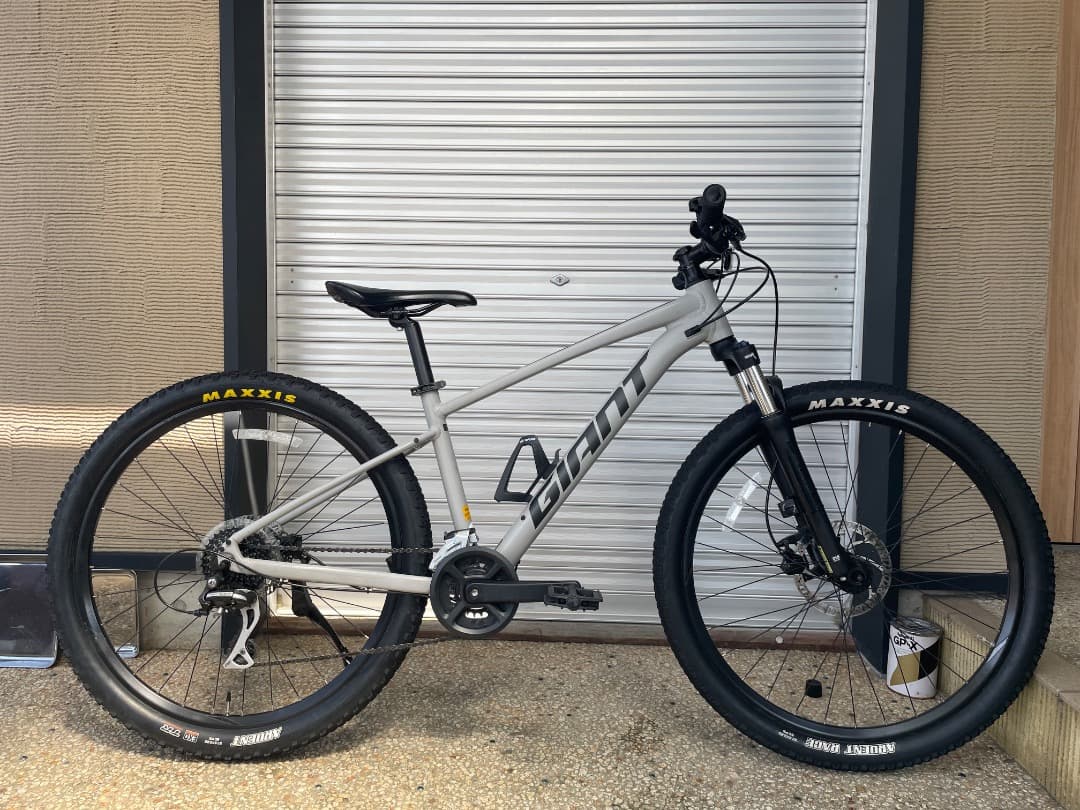 GIANT TALON2 2021 Sサイズ マットコンクリート