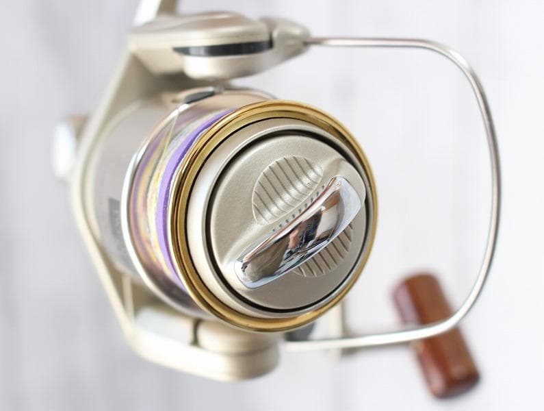 美品 シマノ ツインパワー XT 2000 スピニングリール