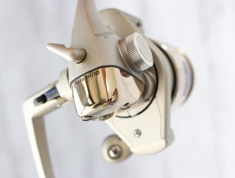 美品 シマノ ツインパワー XT 2000 スピニングリール