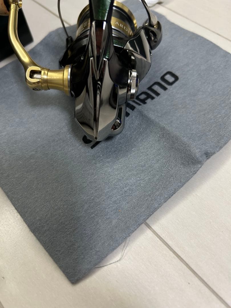 【美品】シマノ　カーディフ　Cl4+ C2000HGS