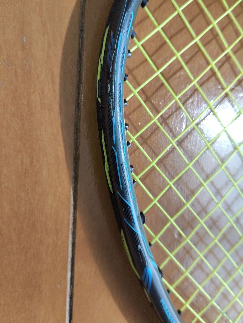 YONEX ボルトリックZフォース2 4UG5