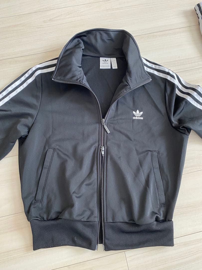 adidas アディダス トラックジャケット ジャージ　黒　ブラック