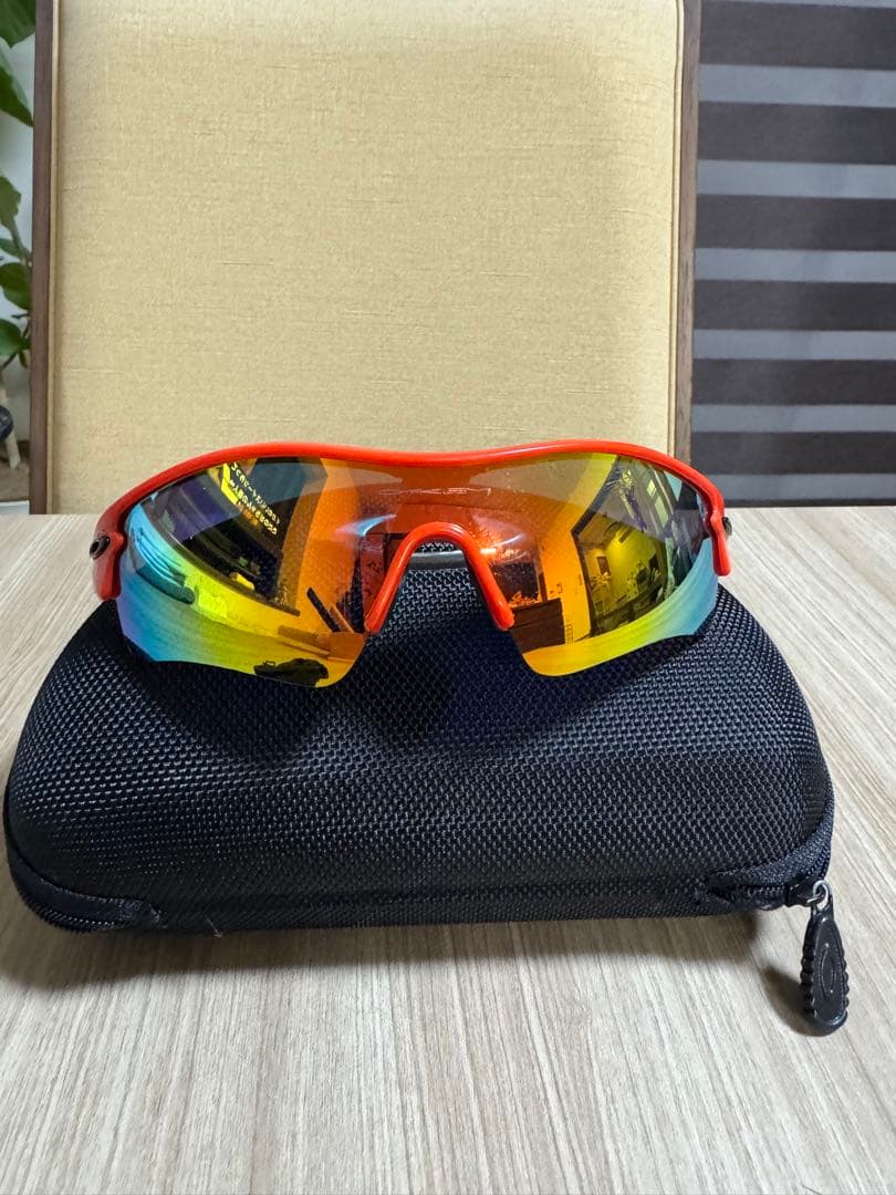 Oakley スポーツサングラス