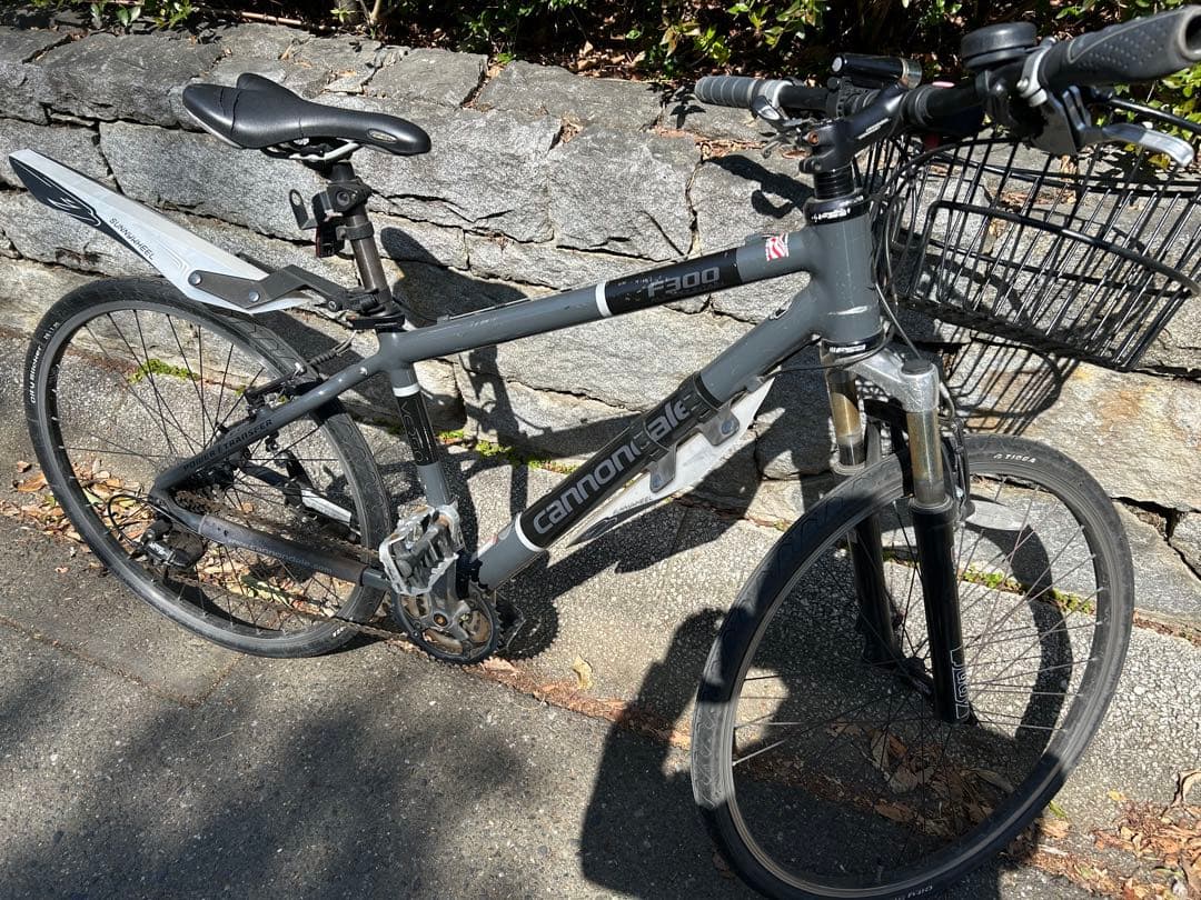 Cannondale F300 タイヤ交換街乗り用
