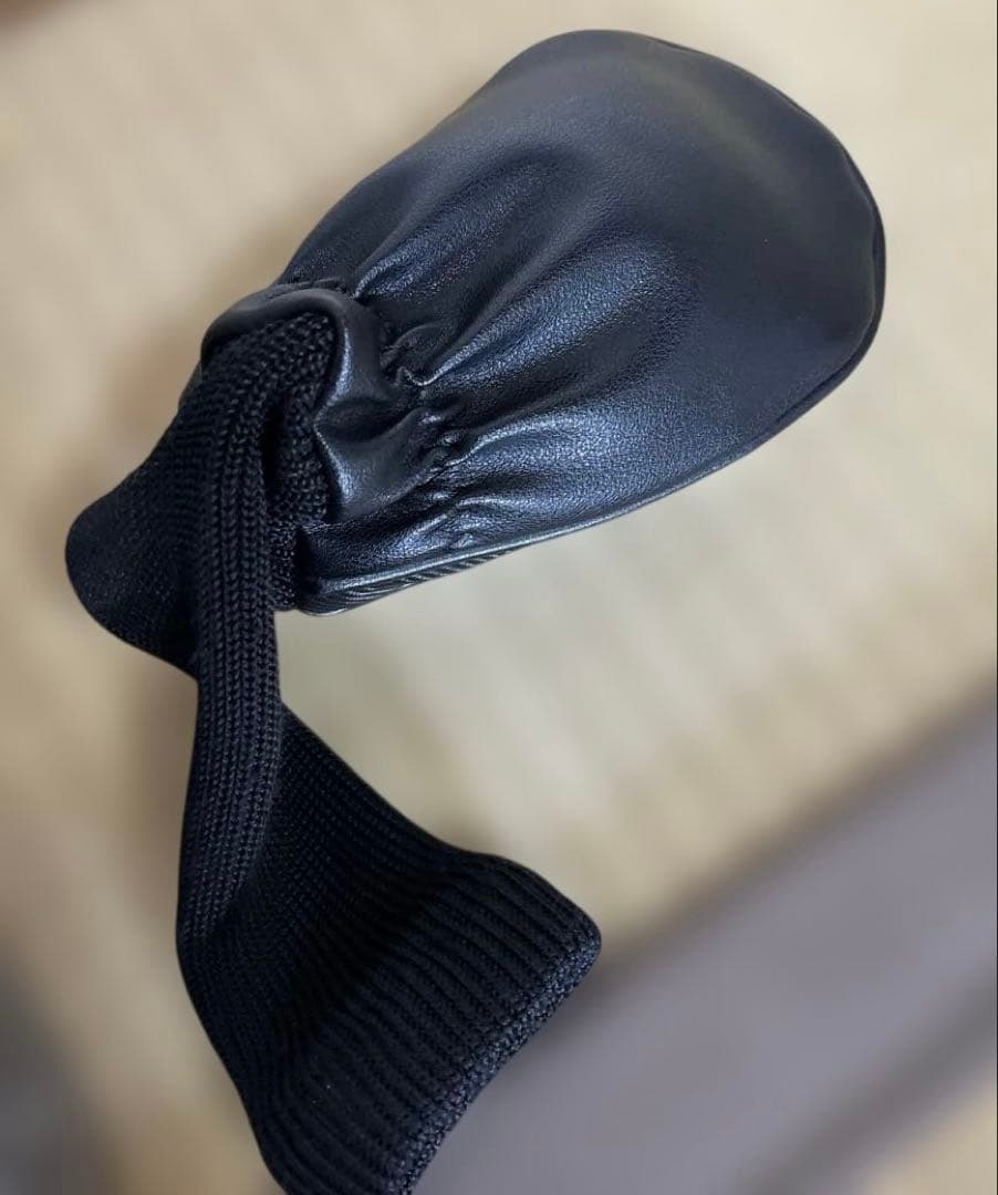 ゼクシオメンズ　ユーティリティH3黒赤デザイン