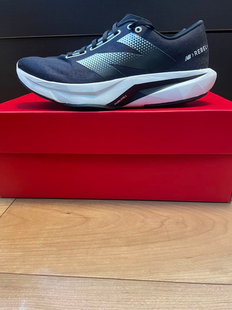 ニューバランス FuelCell Rebel v4 26.5cm