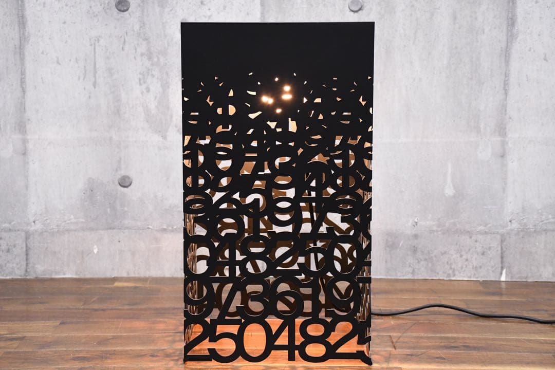 EIK66 展示品 カッシーナ メメント フロアライト Mサイズ ブラック