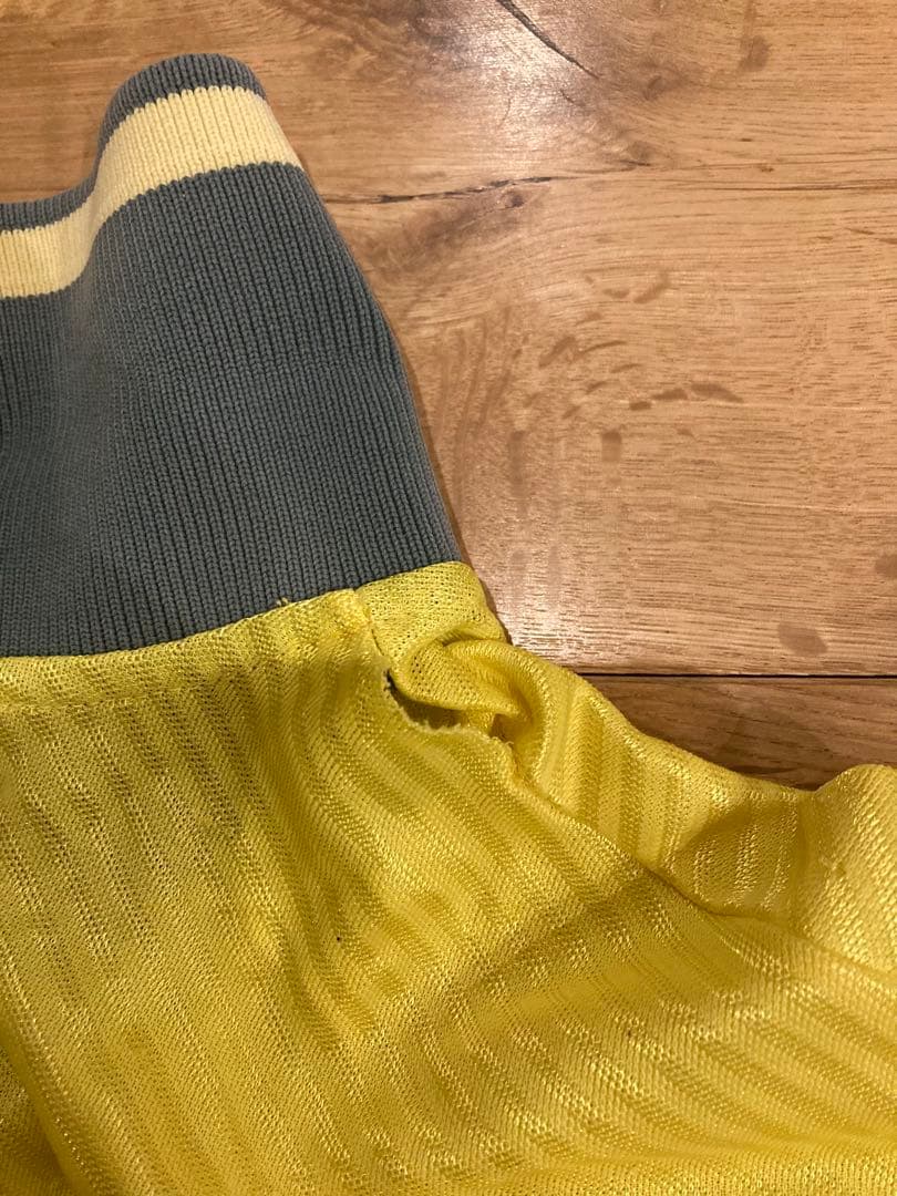 UMBRO ブラジル代表 イエローシャツ　サイズ不明