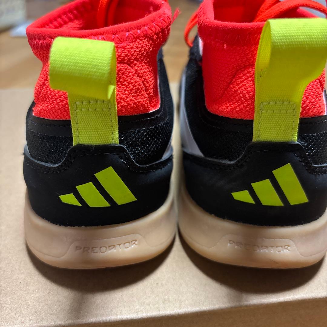 adidas Predator ハイカットシューズ ブラックオレンジ23.5
