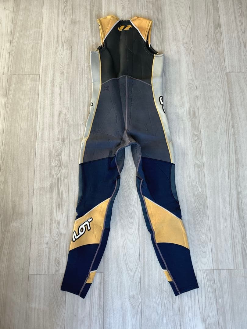 ウェットスーツ　ジェットパイロット　Sサイズ
