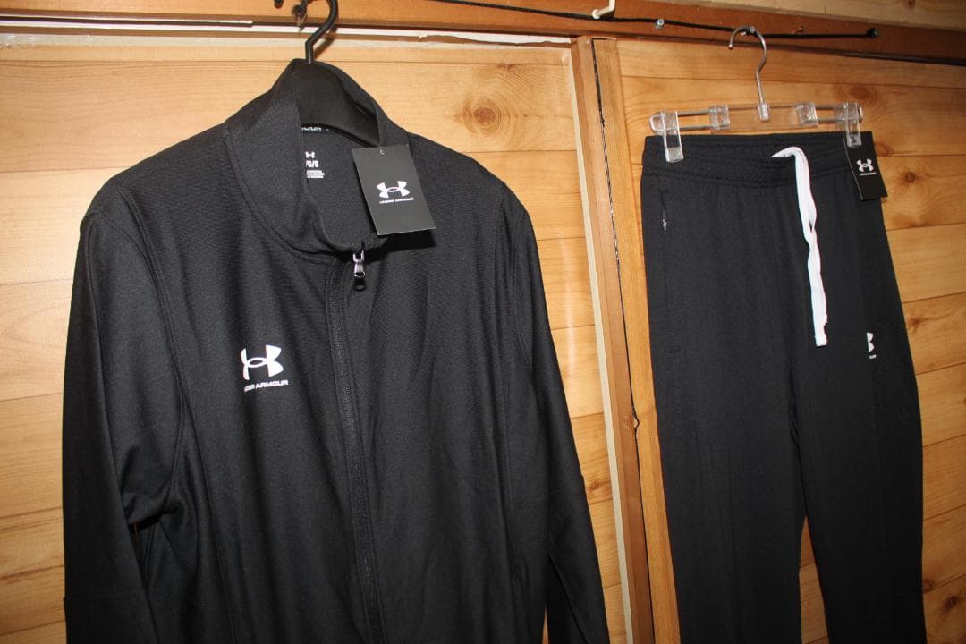 XL　黒　アンダーアーマー　薄手ジャージ上下セット