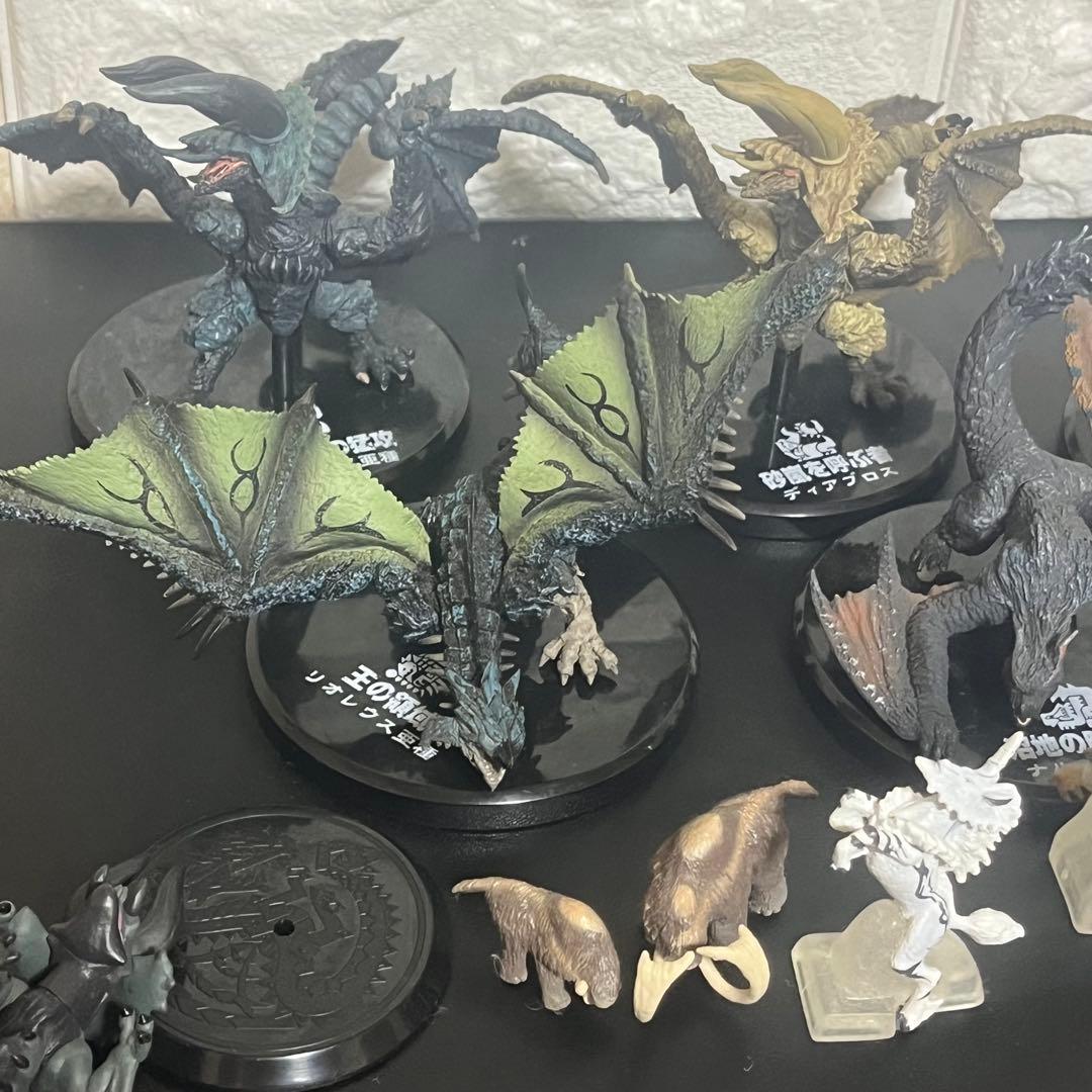 モンスターハンター 図鑑 フィギュアセット