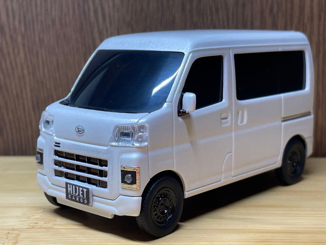 ハイゼットカーゴ　シャイニングホワイトパール　ホイール艶消しブラック　美品