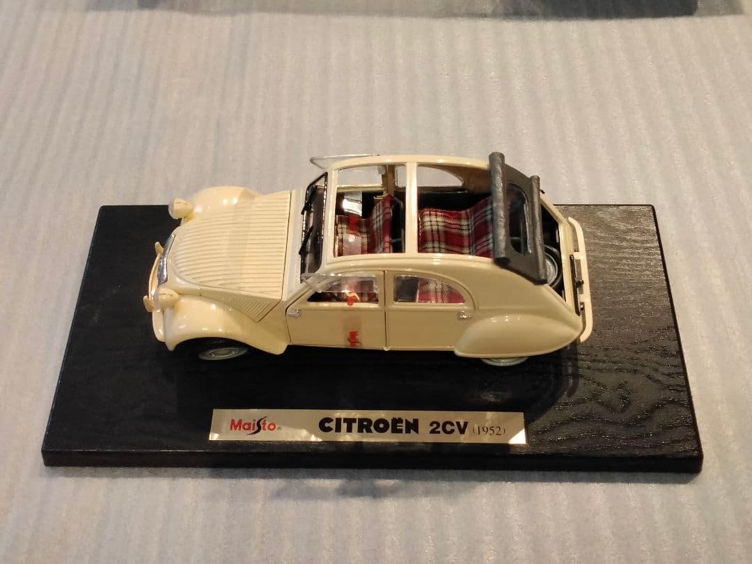 CITROEN　Spesial Edicion（店舗のシール添付あり）　箱あり