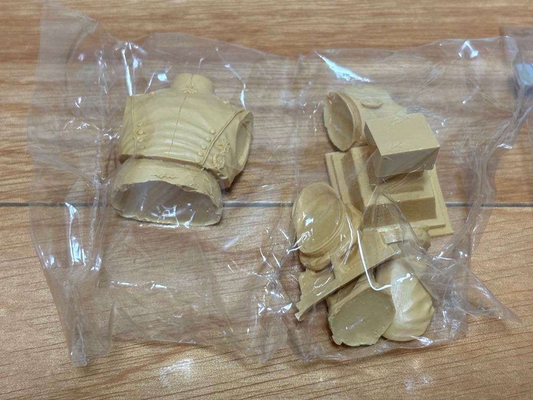 ドラゴン 1/48 フォッカー Dr.1 戦闘機 & レッドバロン 胸像 未組立