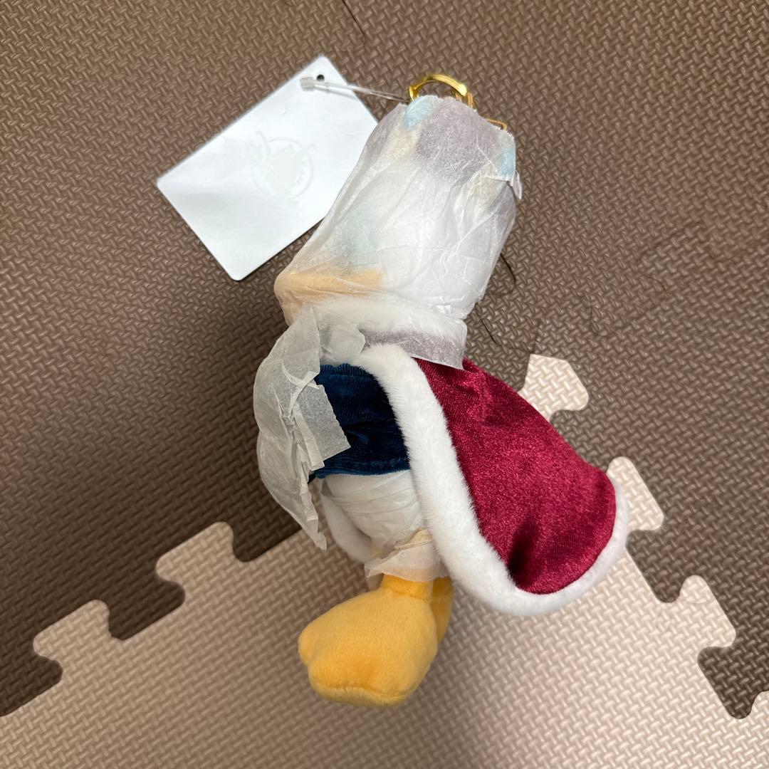 ディズニーストア　ドナルド　バースデー　王冠　ぬいぐるみキーチェーン