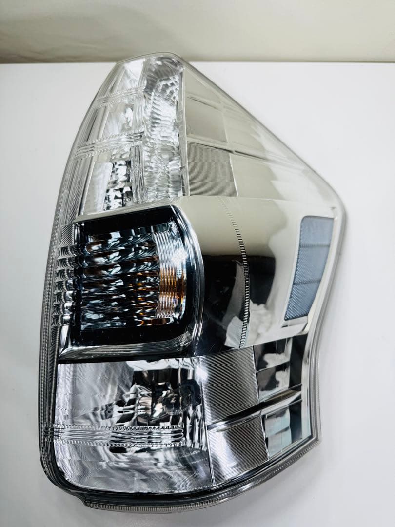 トヨタ プリウスα 前期 LED テールランプ 左右 STANLEY 47-46