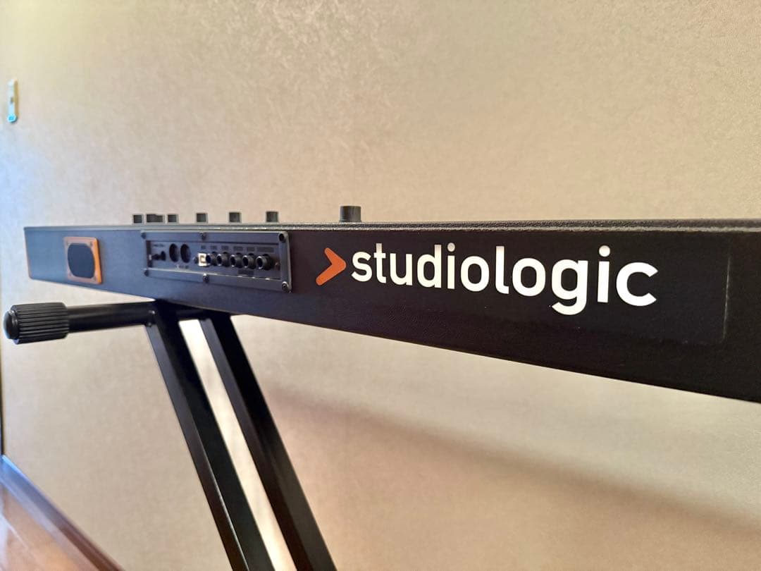 Studiologic Numa Compact 2 ペダル電源コードのみ新品