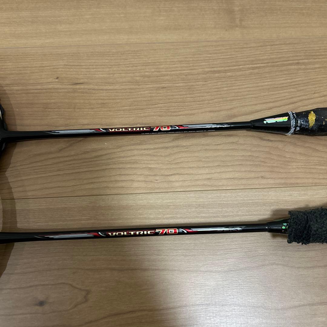 VOLTRIC 70 ボルトリック70 バドミントンラケット2本セット　値下げ中