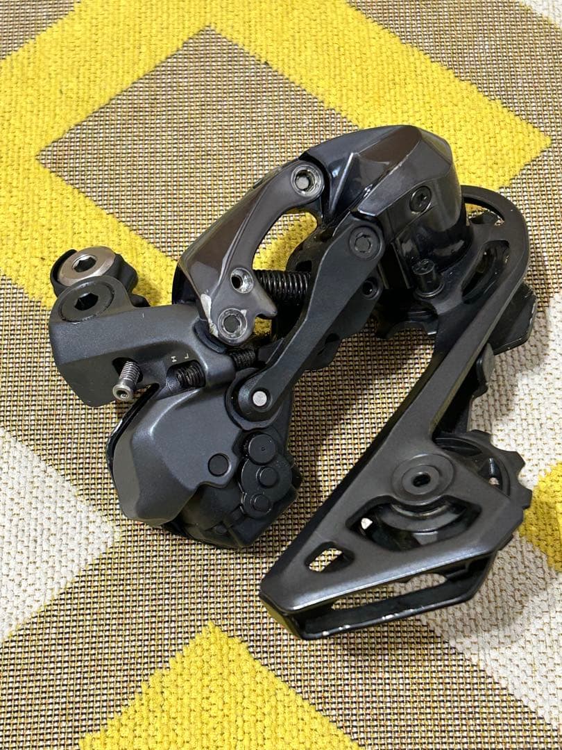 SHIMANO R8000系ULTEGRA Di2セット　油圧ブレーキ