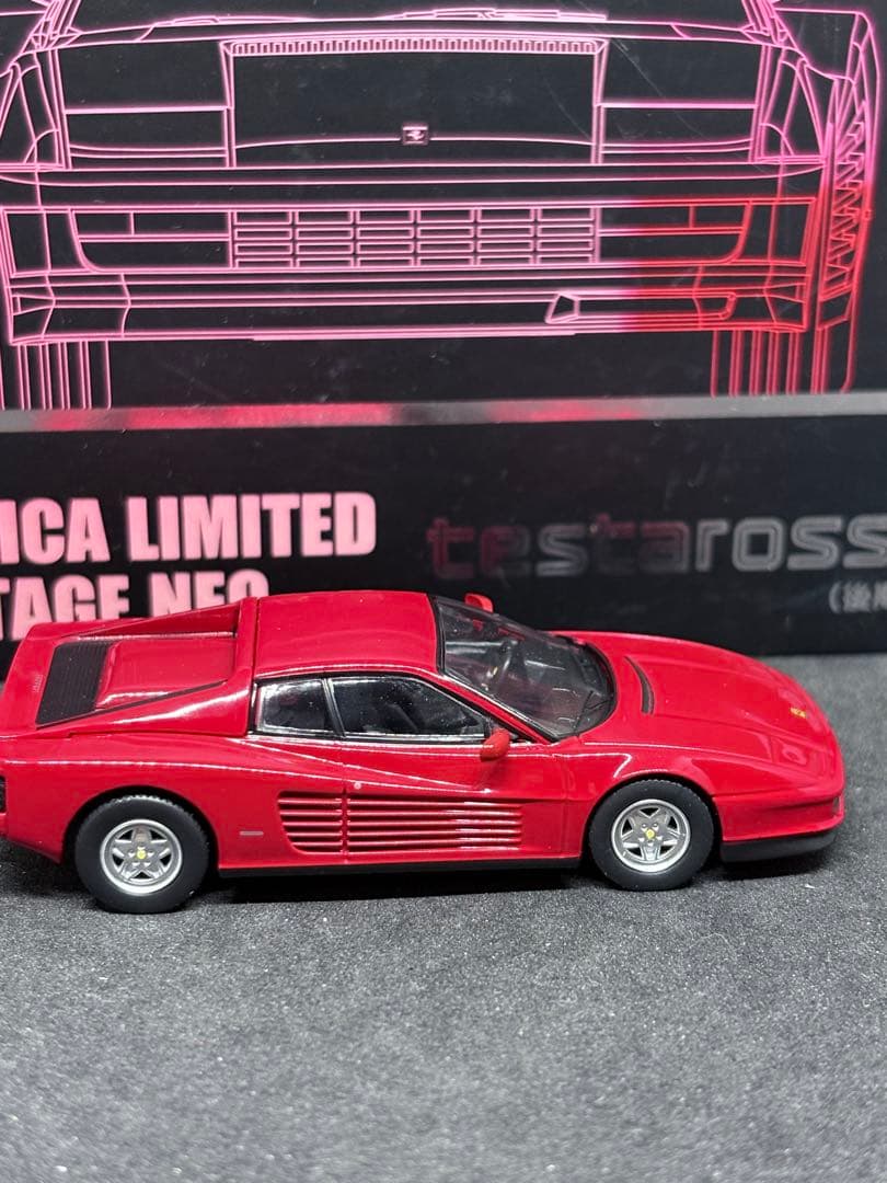 トミカリミテッドヴィンテージ フェラーリ テスタロッサ 後期型 赤