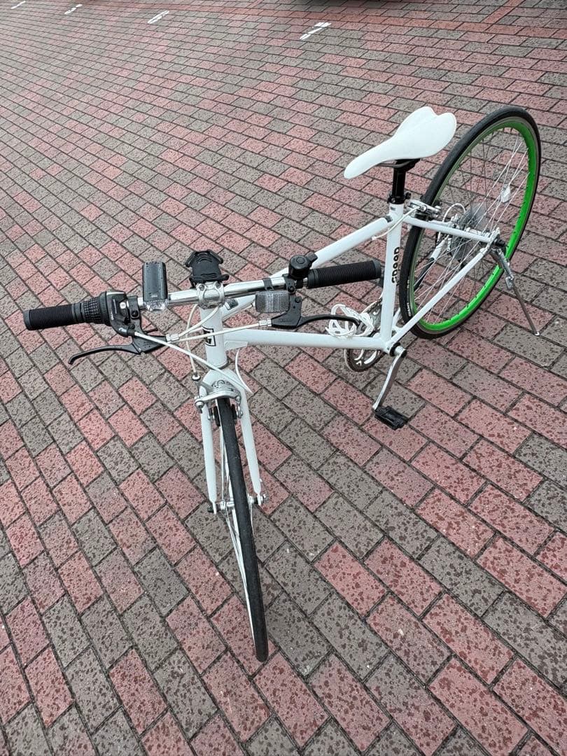 通学/通勤快速・クロスバイク・ホワイトバァージョン(700C)お届けできます。