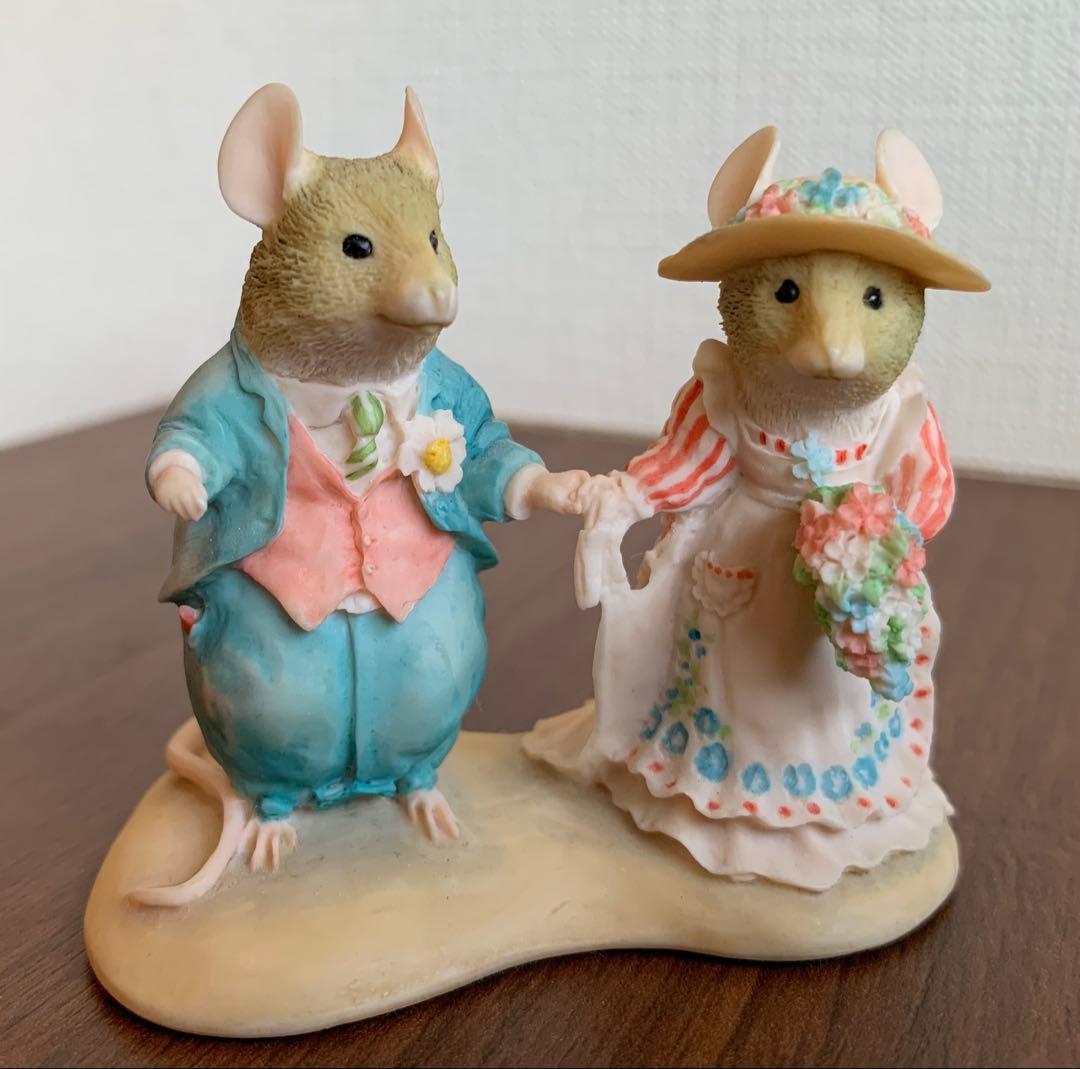 ダスティとポピー 新郎新婦 ウェディング ブランブリーヘッジ ボーダー 置物